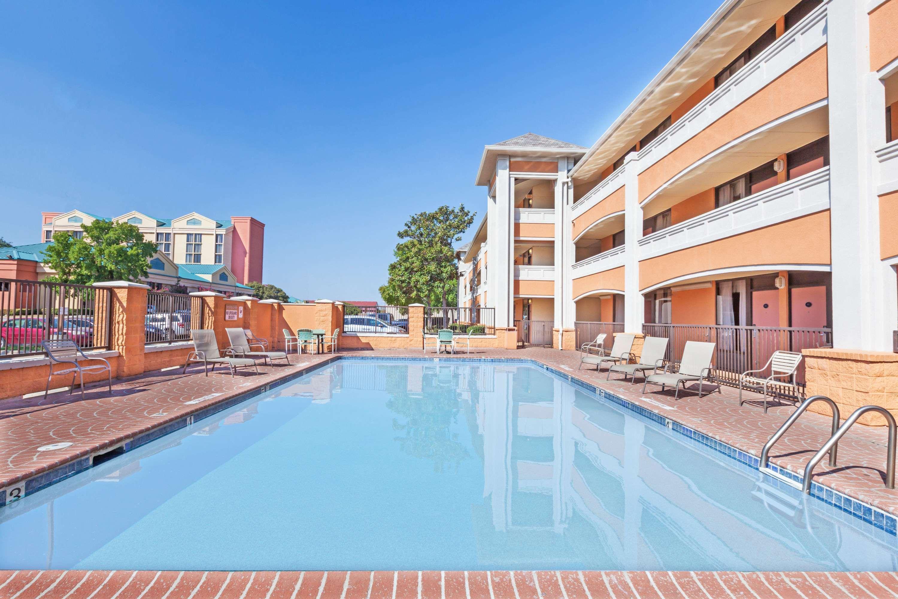 Days Inn By Wyndham Irving Grapevine Dfw Airport North Ngoại thất bức ảnh
